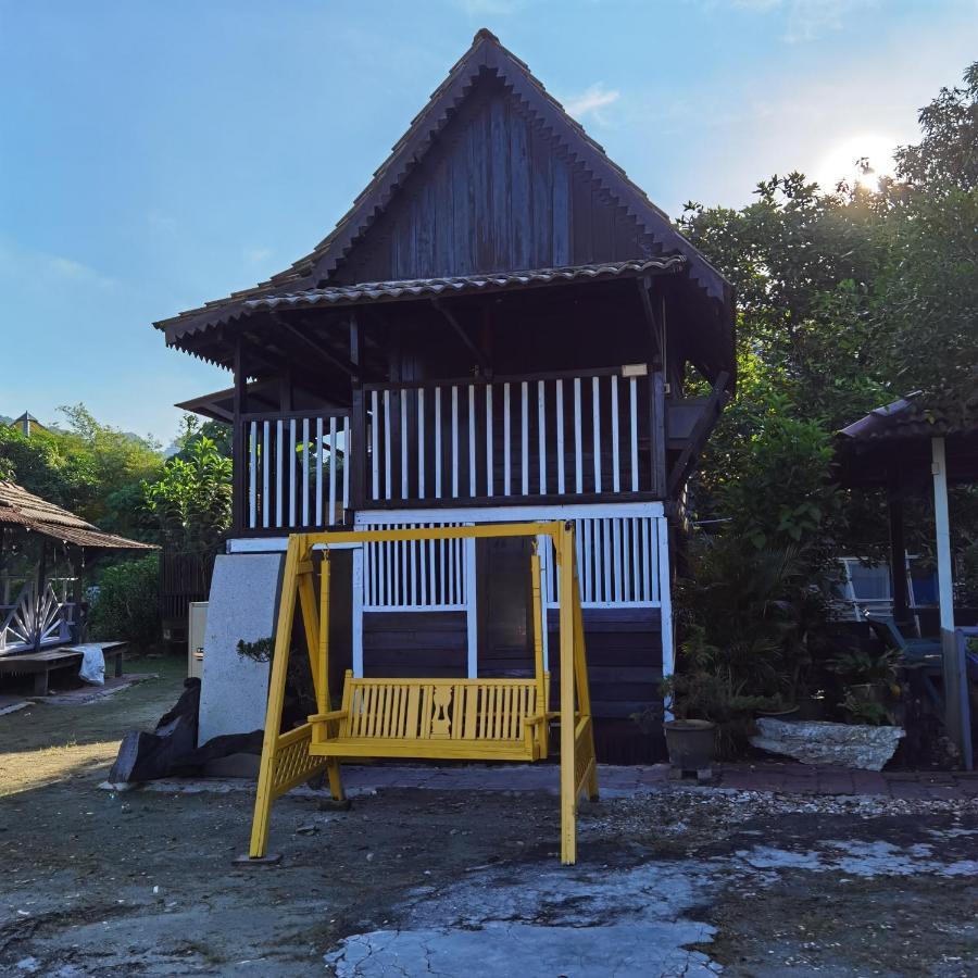 Mykampung Chalet Hotel Ipoh Exterior photo